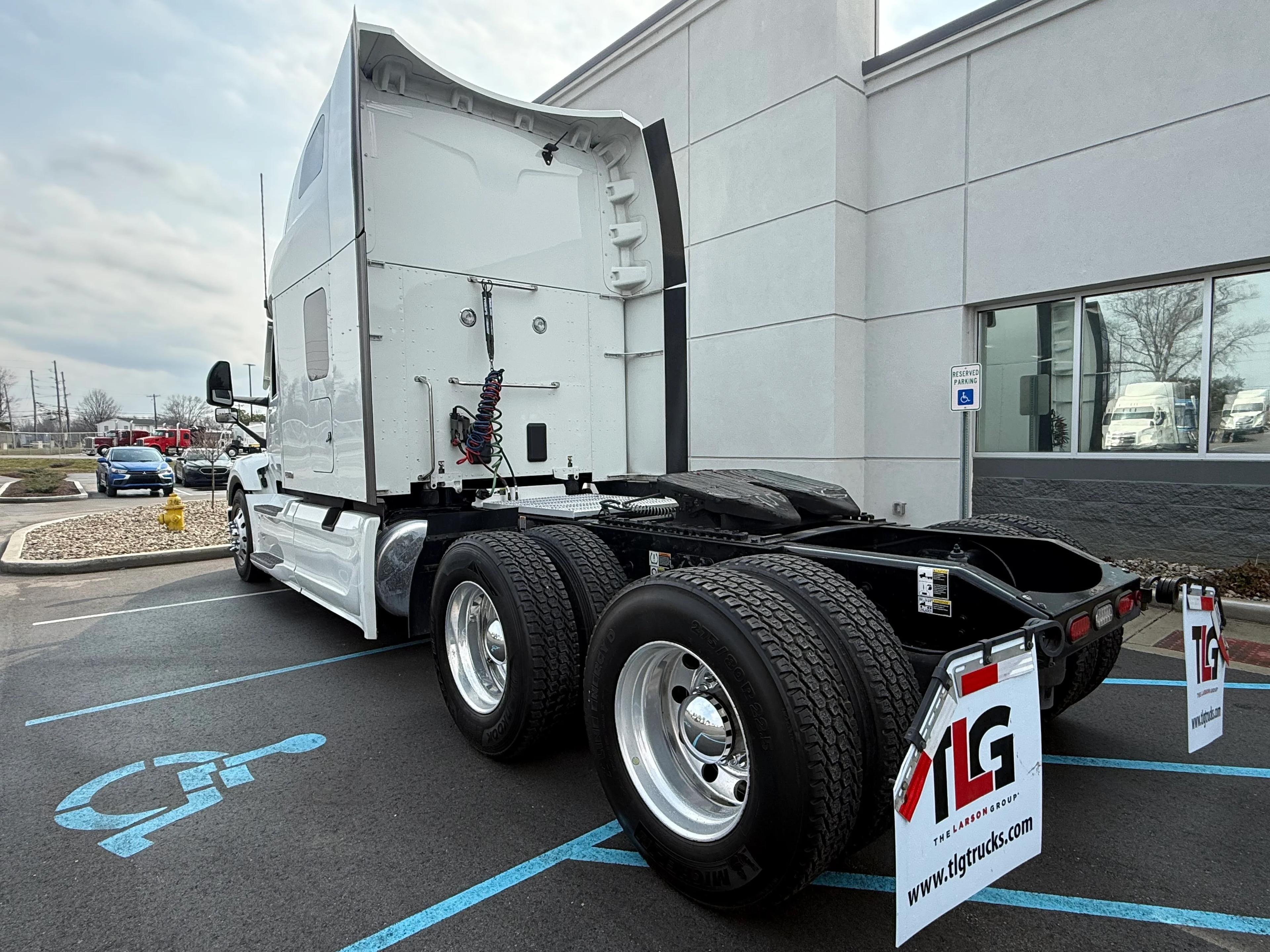 2024 Peterbilt 579 in Evansville, IN — photo 3