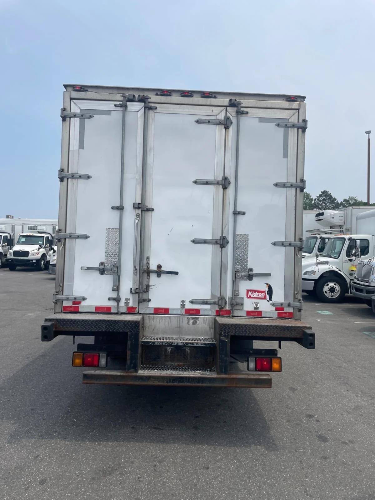 2019 Isuzu NQR in Farmingdale, NY — photo 5
