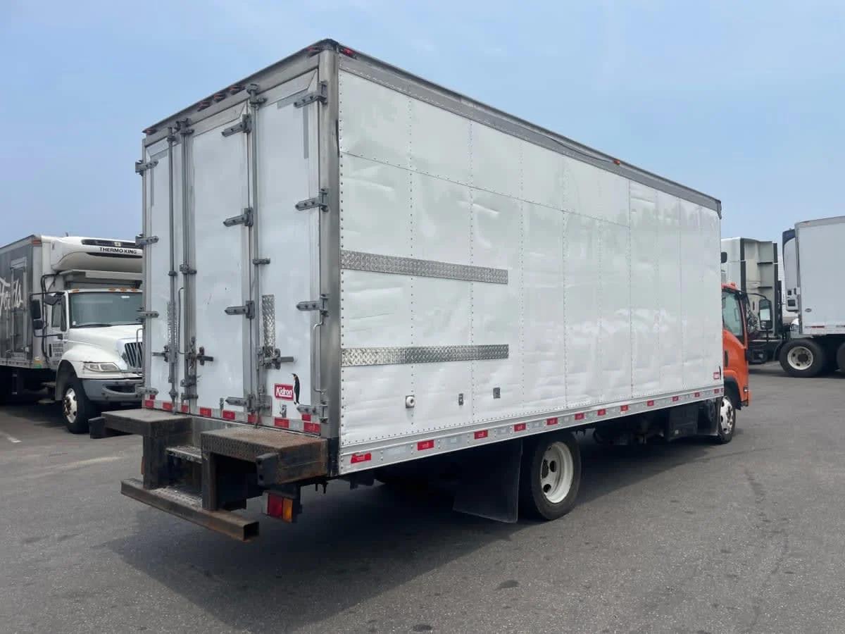 2019 Isuzu NQR in Farmingdale, NY — photo 4