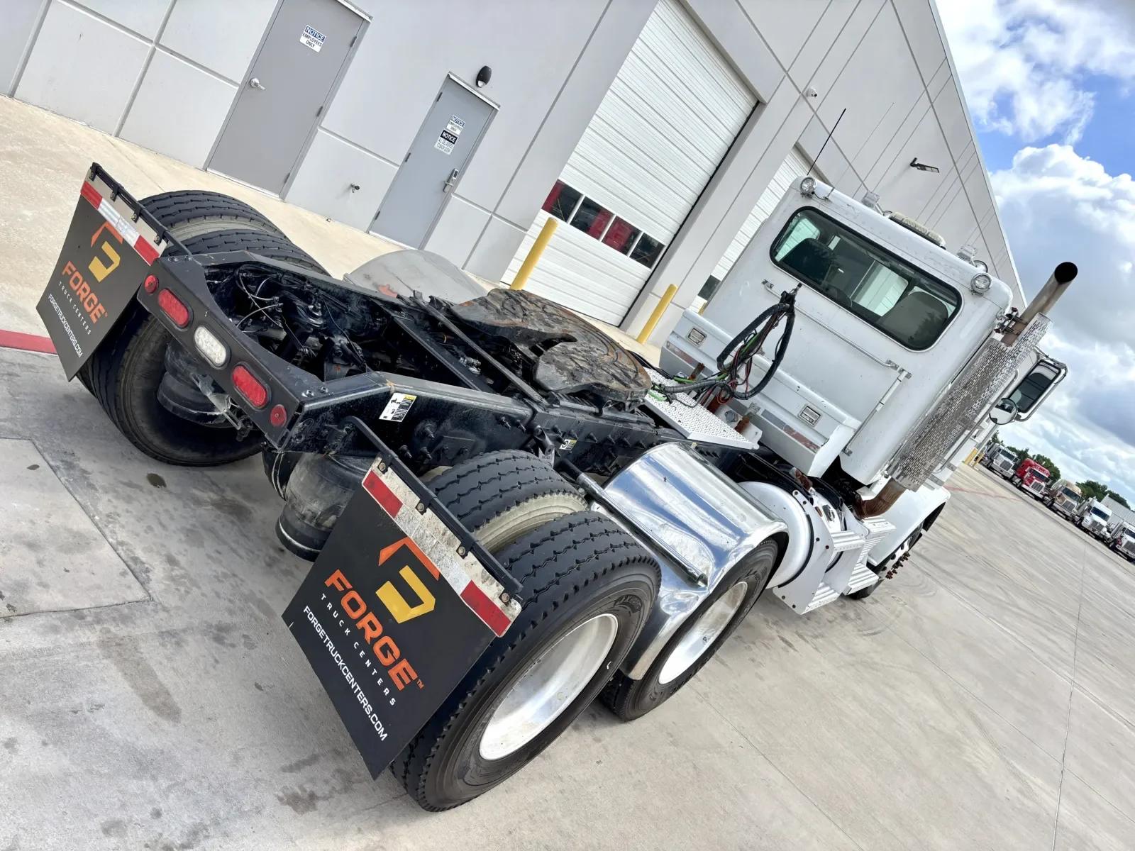 2018 Peterbilt 389 in Hutchins, TX — photo 11