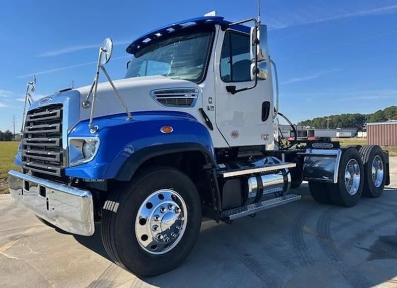 2025 Freightliner 114SD