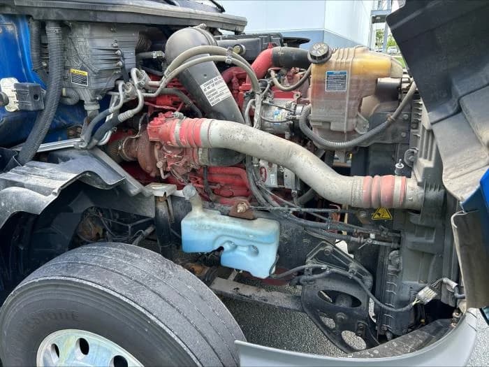 2020 International LT in Laredo, TX — photo 9