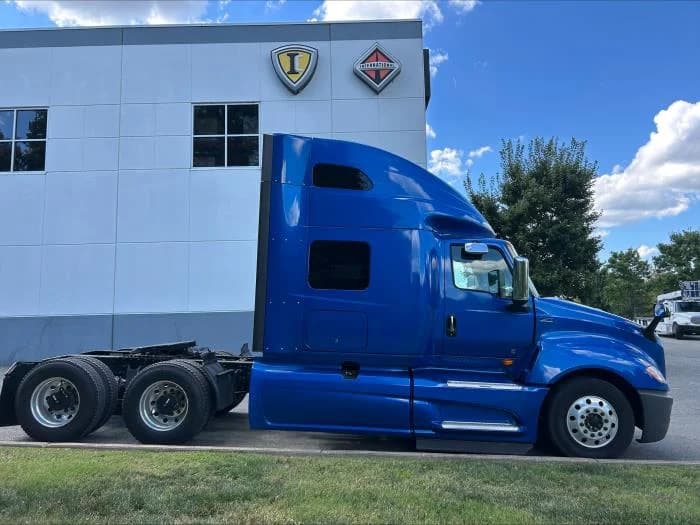 2020 International LT in Laredo, TX — photo 12