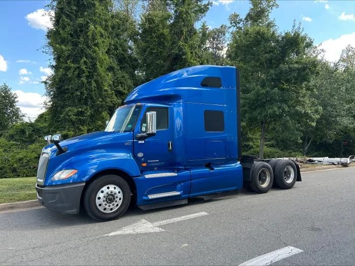 2020 International LT in Laredo, TX — photo 13