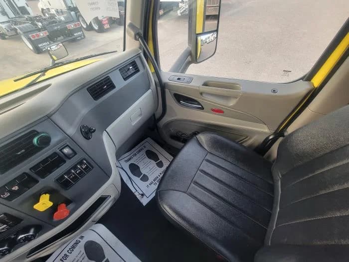 2021 Peterbilt 579 in Jacksonville, FL — photo 14