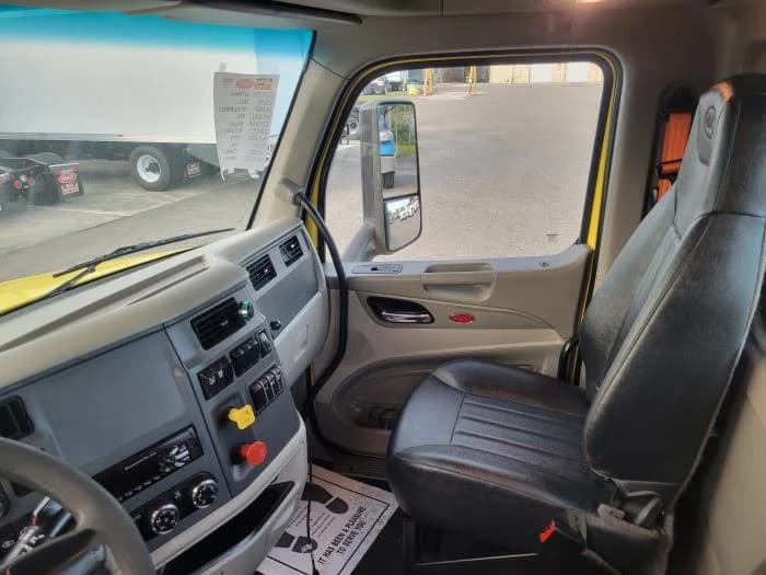 2021 Peterbilt 579 in Jacksonville, FL — photo 15