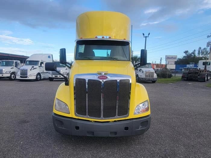 2021 Peterbilt 579 in Jacksonville, FL — photo 4