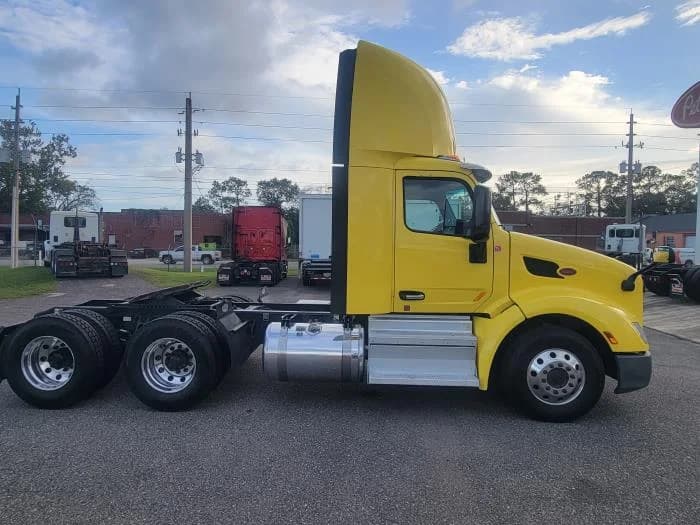 2021 Peterbilt 579 in Jacksonville, FL — photo 7