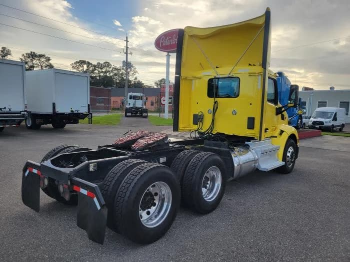 2021 Peterbilt 579 in Jacksonville, FL — photo 8