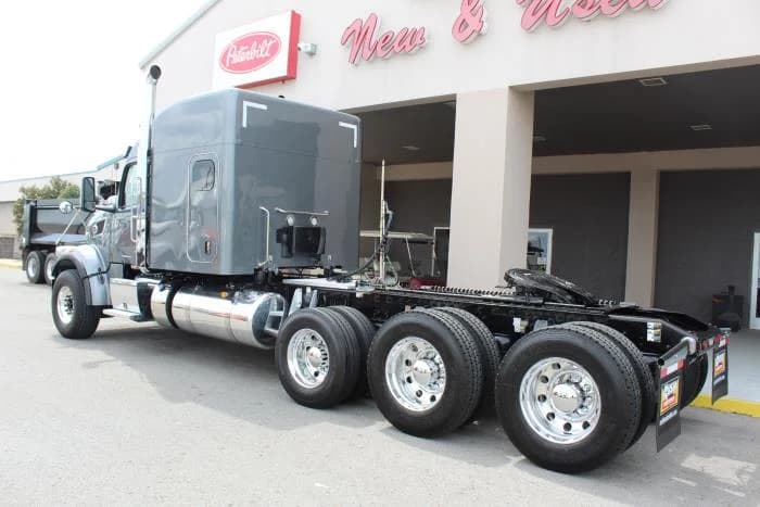 2025 Peterbilt 567 — photo 6