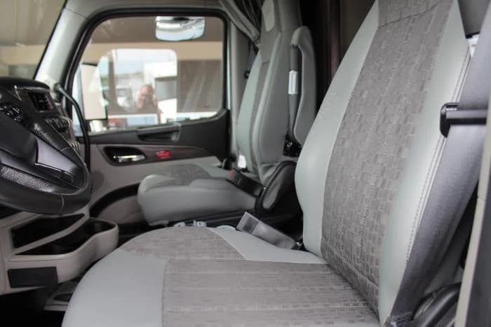 2025 Peterbilt 567 — photo 12