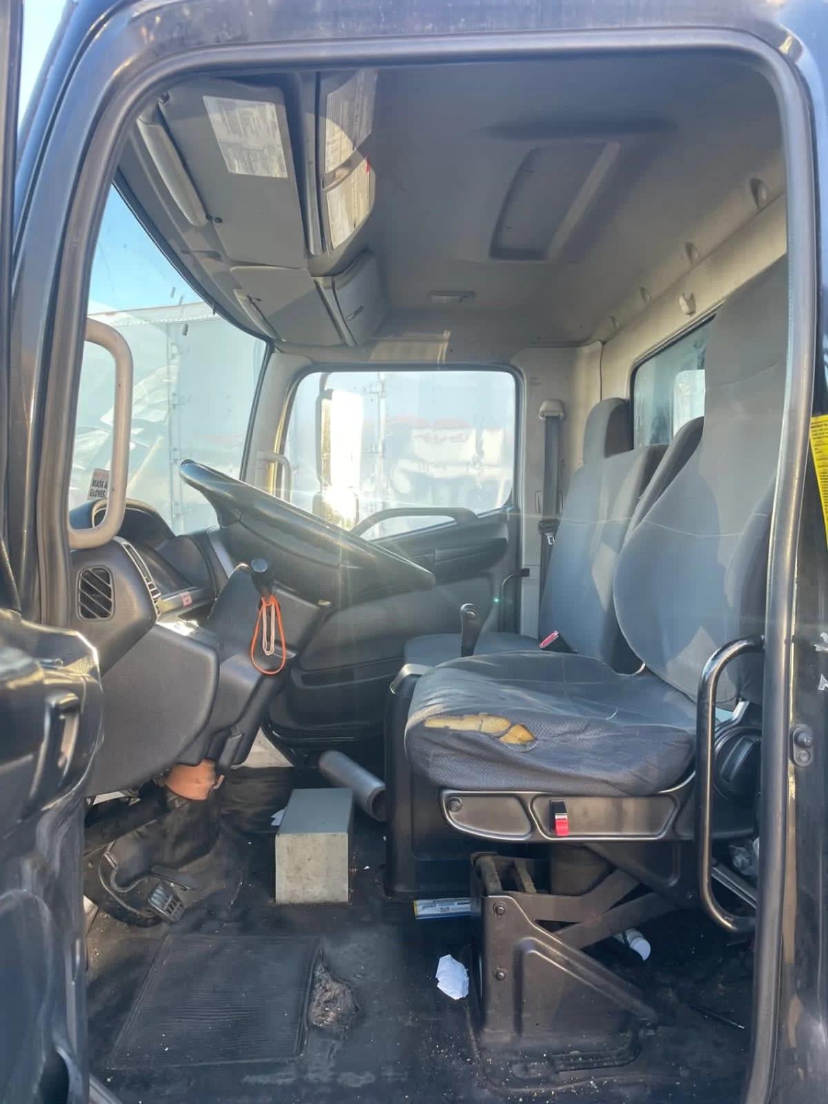 2013 Hino 338 in Farmingdale, NY — photo 7