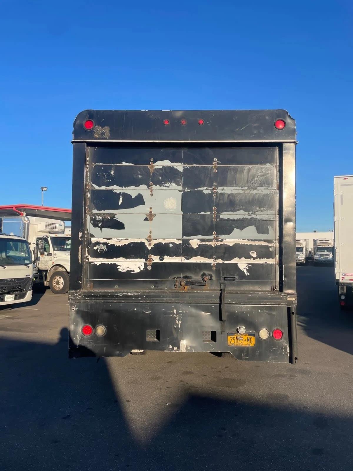 2013 Hino 338 in Farmingdale, NY — photo 5