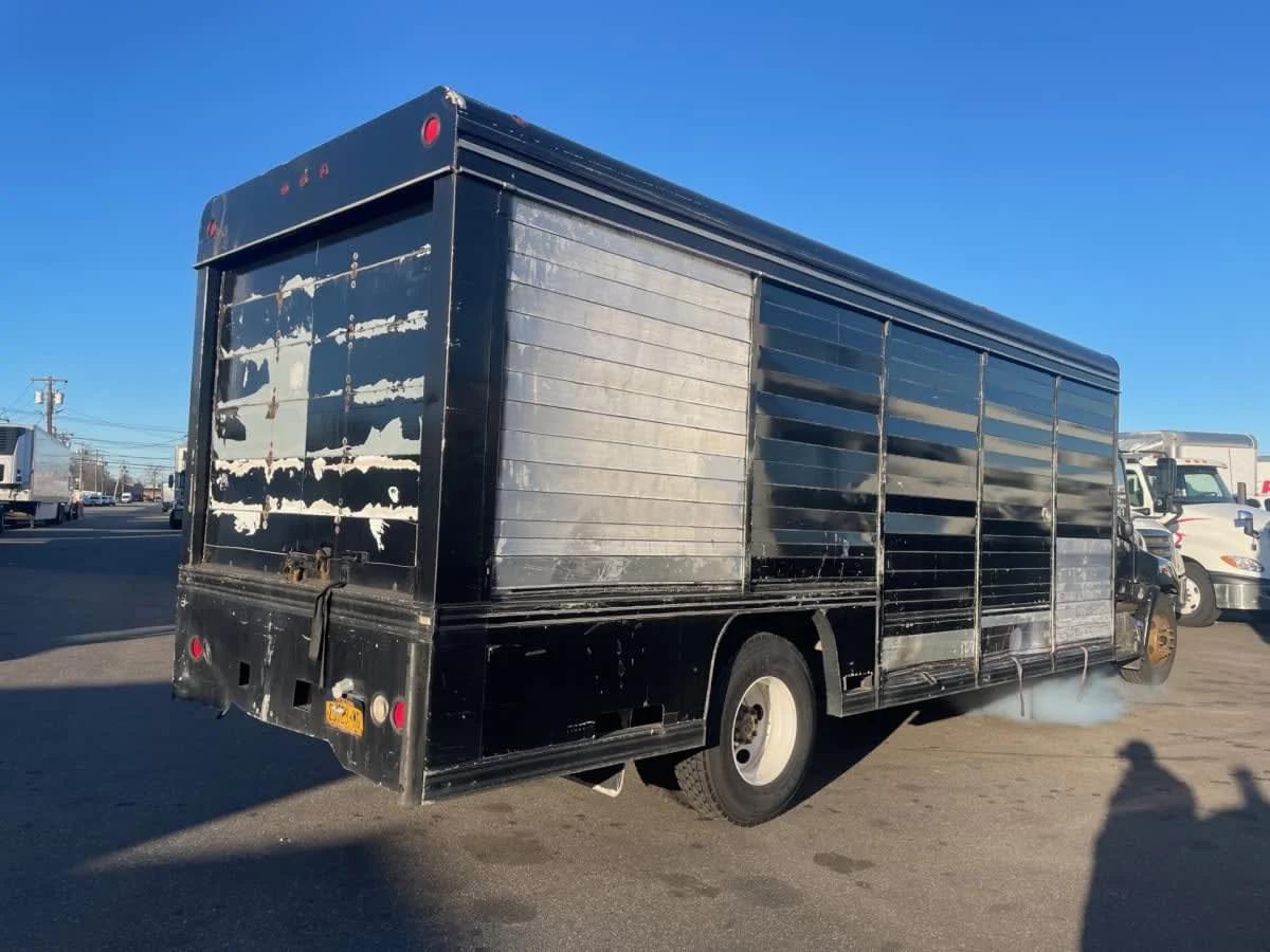 2013 Hino 338 in Farmingdale, NY — photo 4