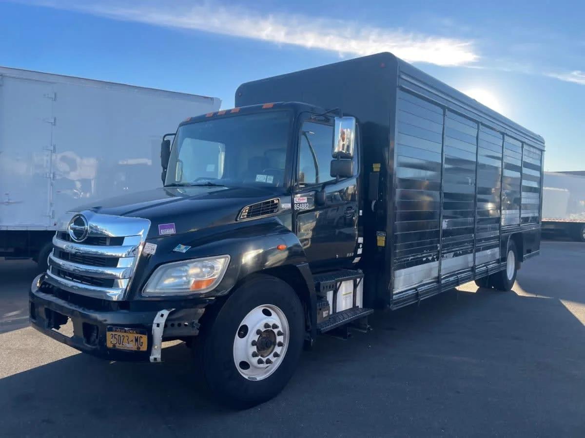 2013 Hino 338 in Farmingdale, NY