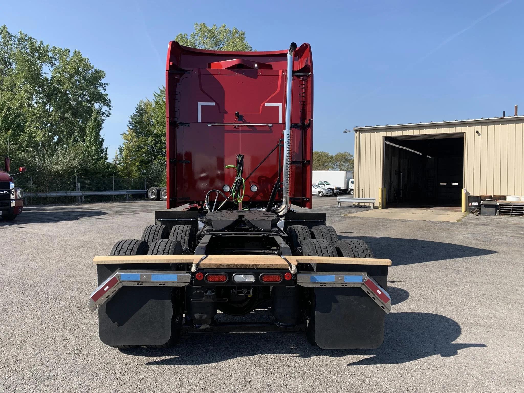 2025 Mack Anthem — photo 4