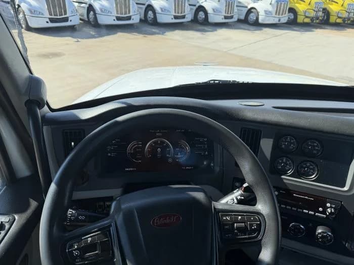 2023 Peterbilt 567 in Houston, TX — photo 30