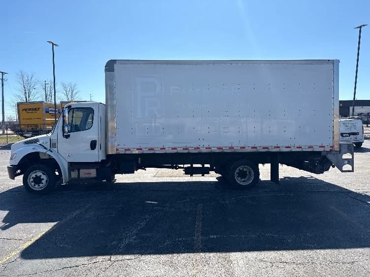 2020 Freightliner M2 106 in Chicago (Melrose Park), IL — photo 4