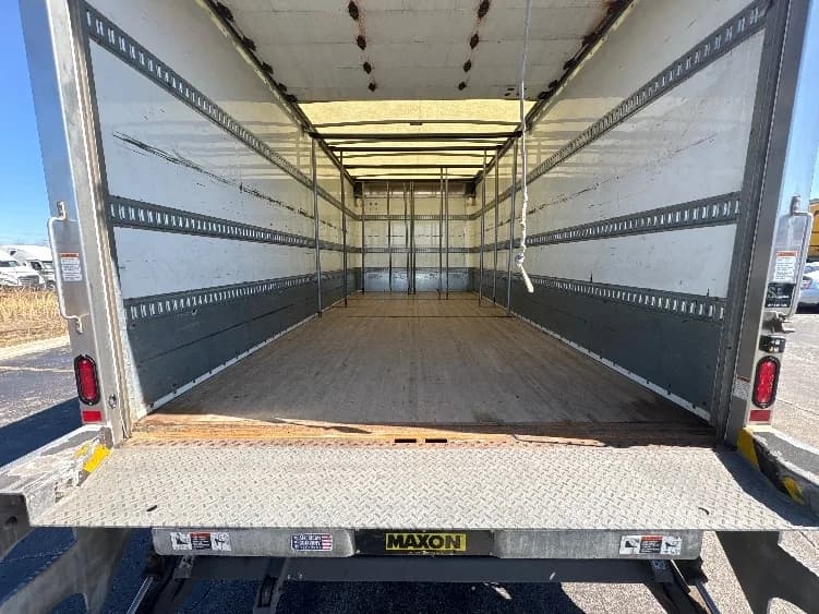 2020 Freightliner M2 106 in Chicago (Melrose Park), IL — photo 10