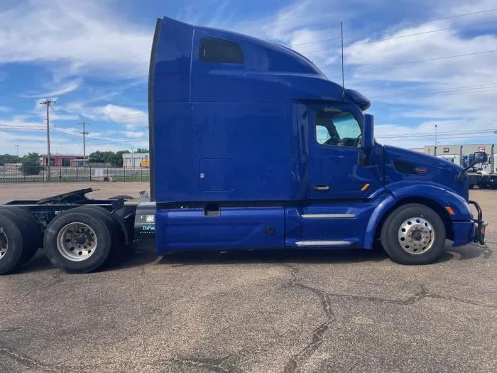 2022 Peterbilt 579 in Lubbock, TX — photo 9