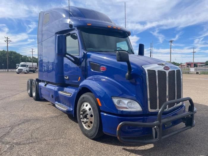 2022 Peterbilt 579 in Lubbock, TX — photo 4