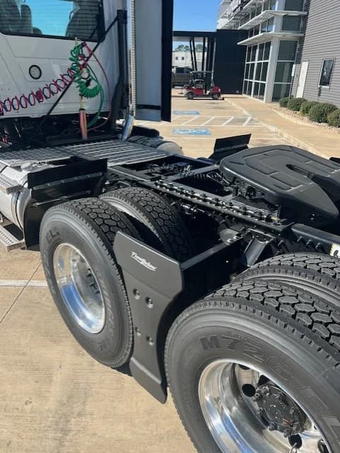 2026 Mack Anthem in HOUSTON, TX — photo 4