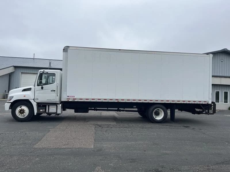 2020 Hino 268 in Sauk Rapids — photo 2