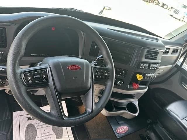 2024 Peterbilt 579 — photo 6