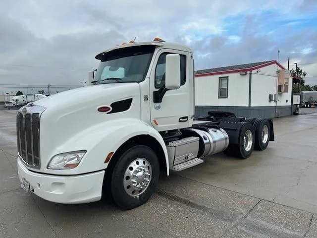 2019 Peterbilt 579 in Fontana, CA — photo 10