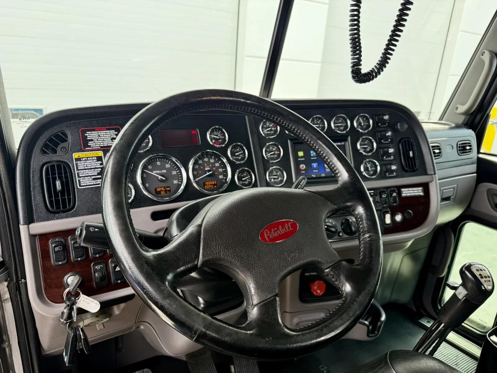 2018 Peterbilt 389 in New Lenox, IL — photo 29