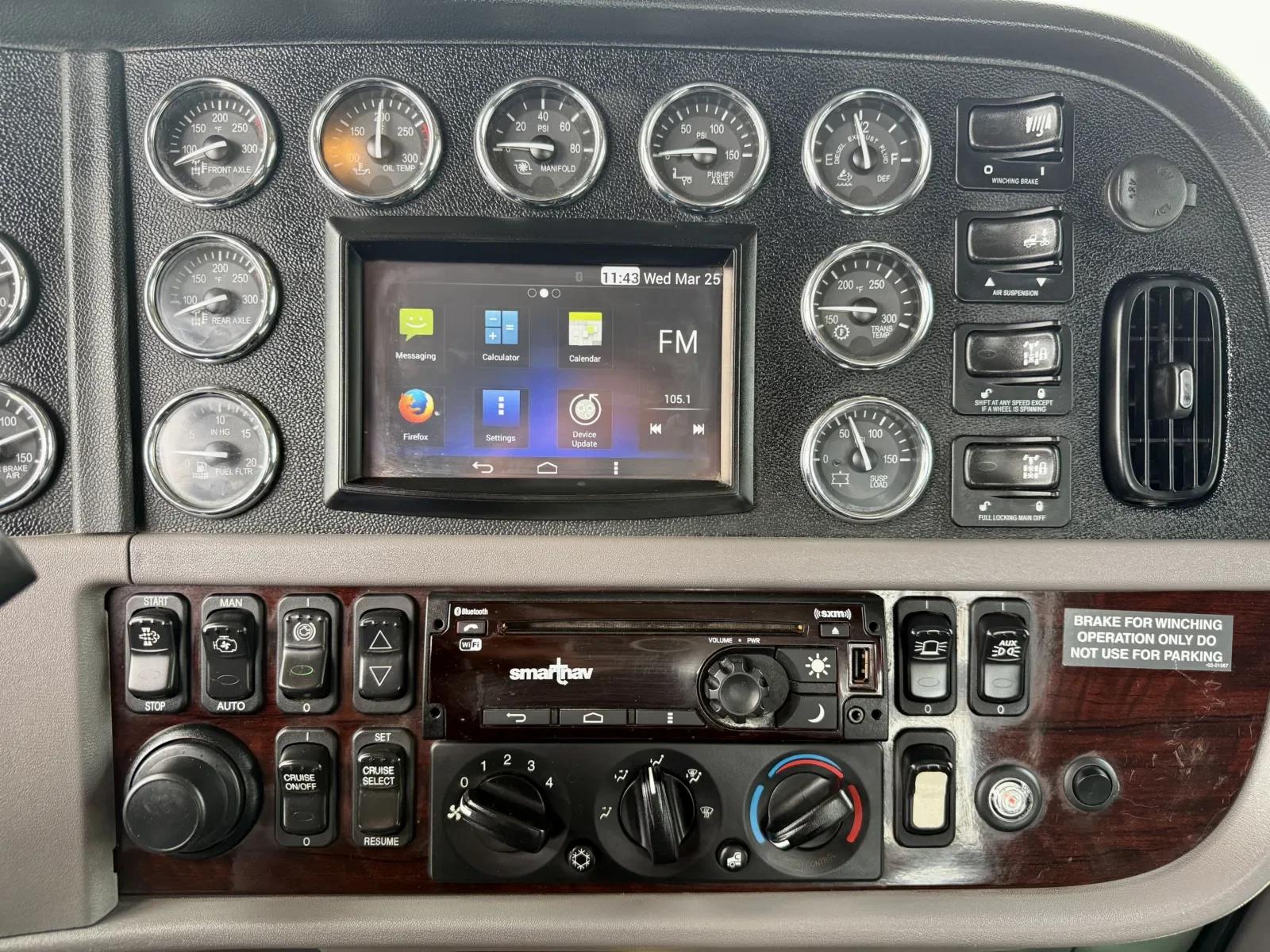2018 Peterbilt 389 in New Lenox, IL — photo 32