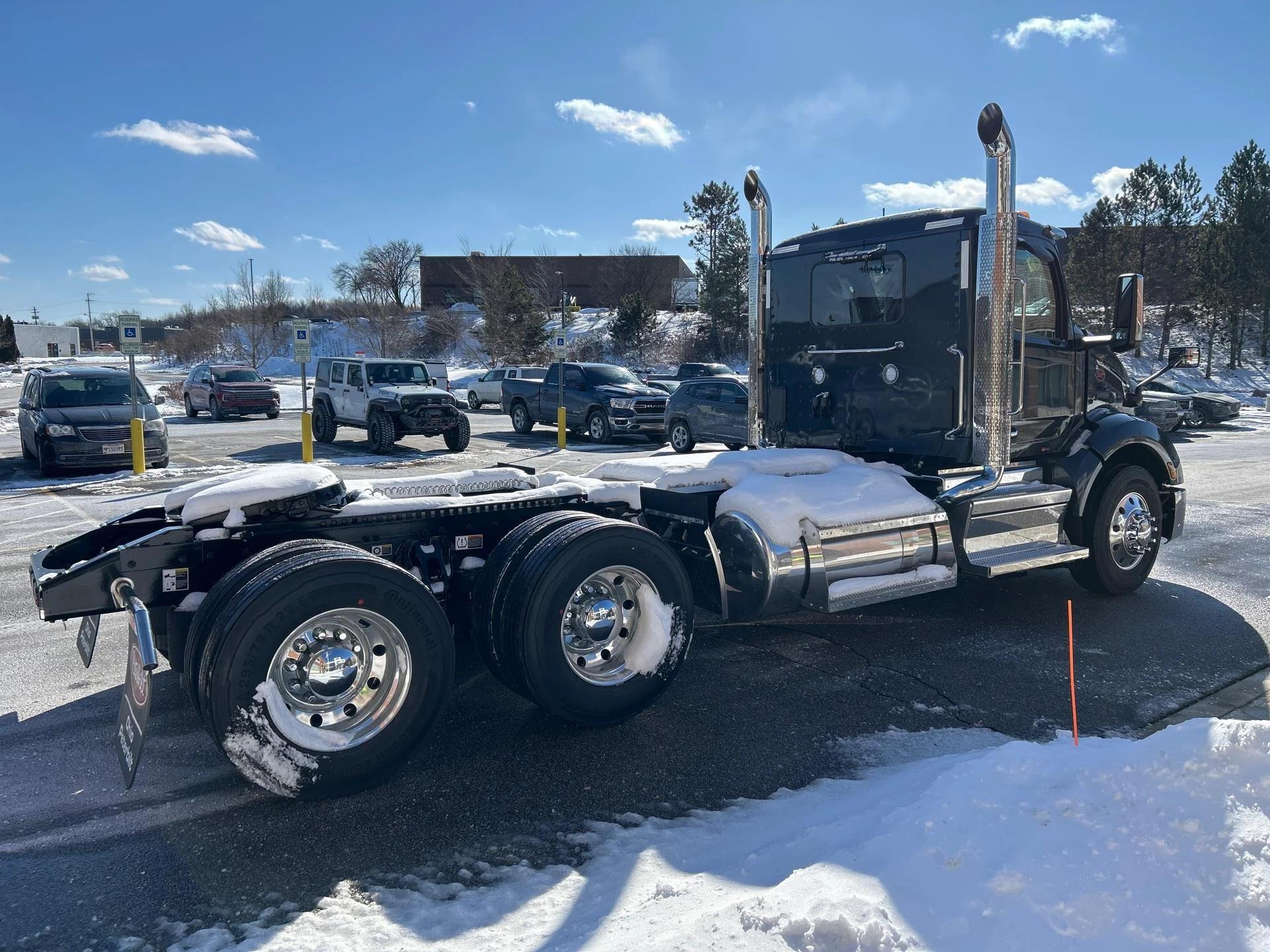 2026 Peterbilt 579 in Broadview Hts, OH — photo 5