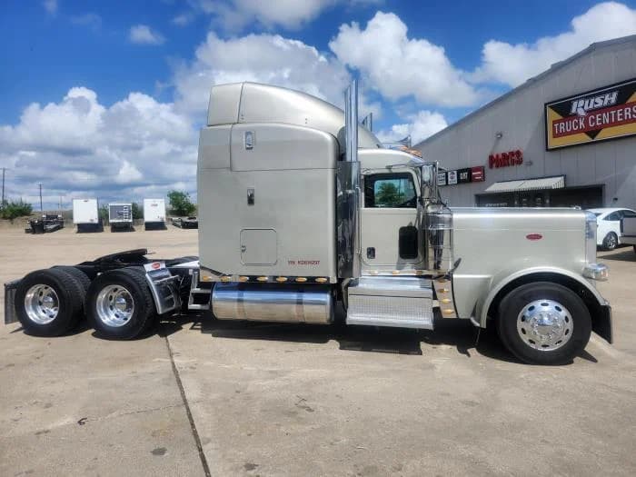2019 Peterbilt 389 — photo 5