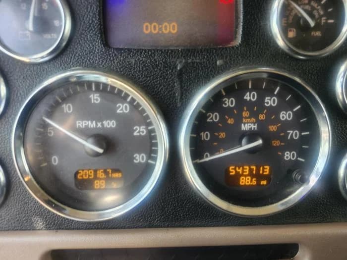 2019 Peterbilt 389 — photo 11