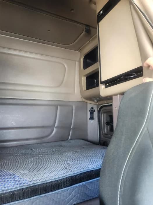 2019 Peterbilt 389 — photo 12
