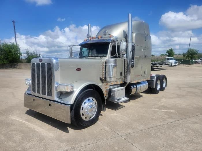 2019 Peterbilt 389 — photo 2
