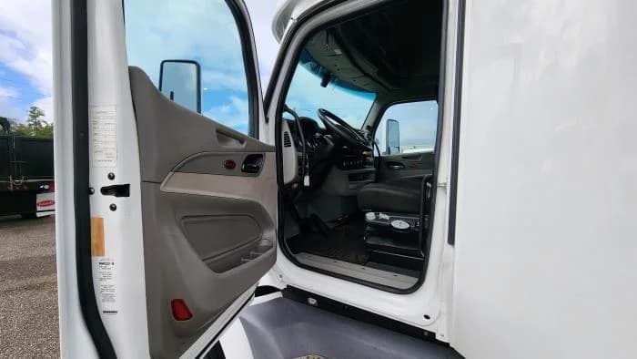 2021 Peterbilt 579 in Lake City, FL — photo 10