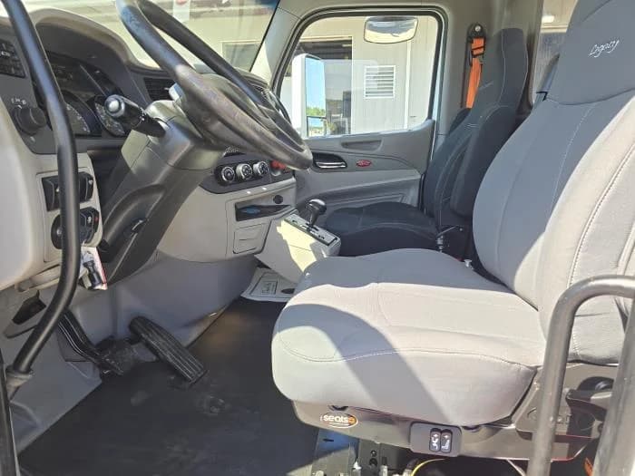 2020 Peterbilt 567 — photo 8