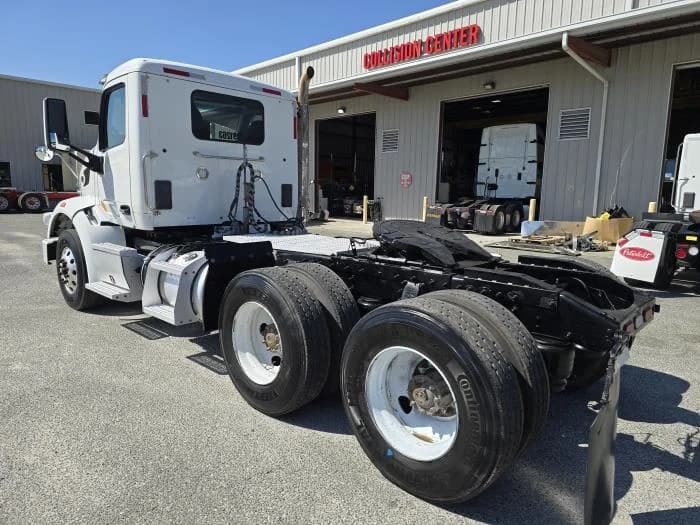 2020 Peterbilt 567 — photo 4