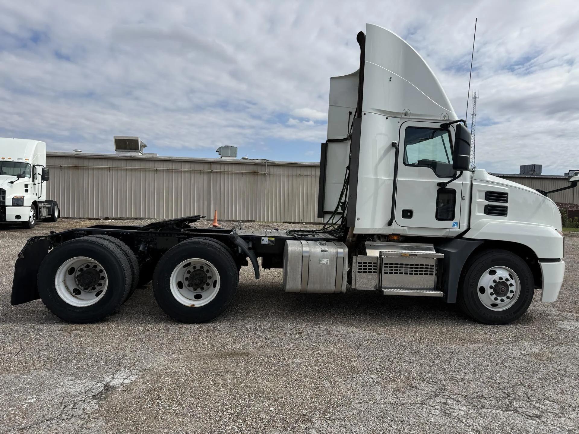 2019 Mack Anthem in Quincy, IL — photo 7