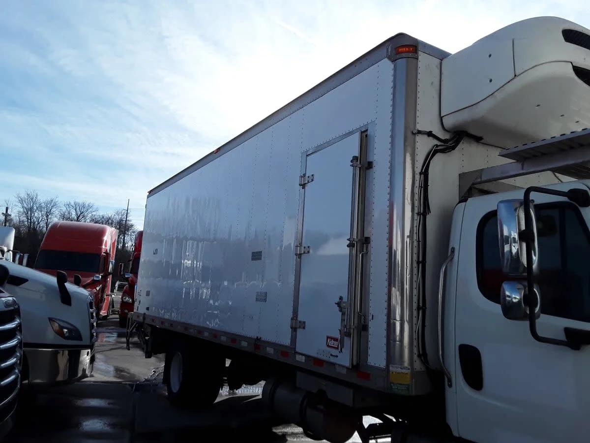 2020 Freightliner M2 106 in Kansas City, MO — photo 4