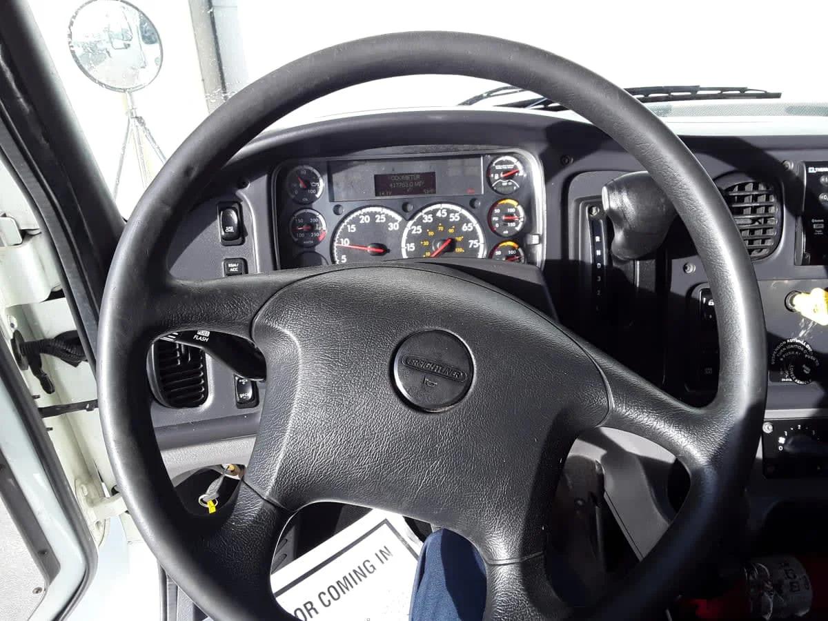 2020 Freightliner M2 106 in Kansas City, MO — photo 9