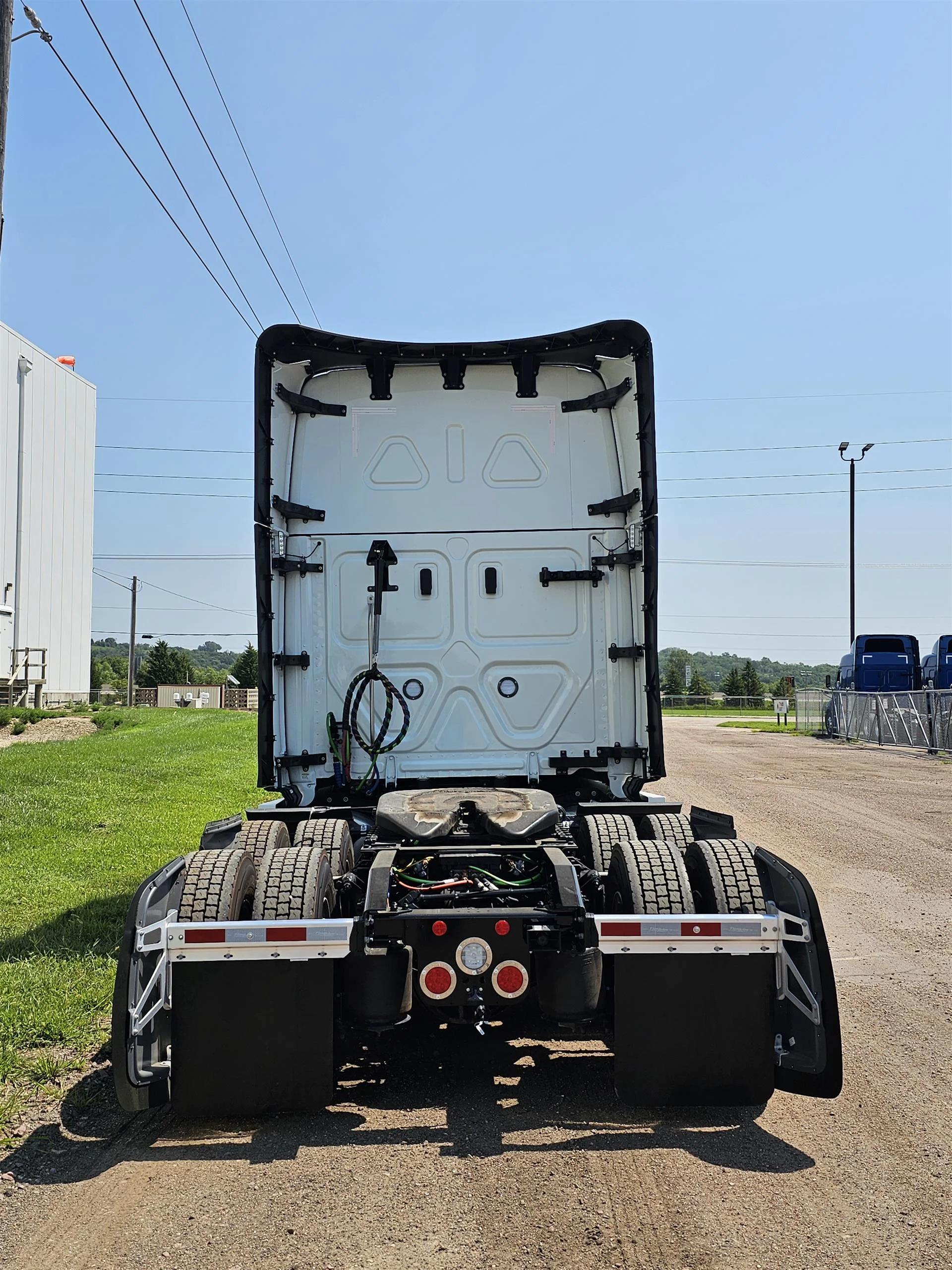 2026 Freightliner Cascadia in Sioux City, IA — photo 4