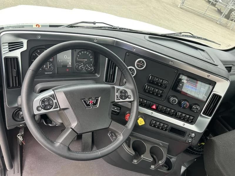 2026 Western Star 47X in Pittsburgh, PA — photo 11