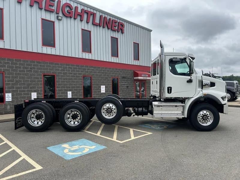 2026 Western Star 47X in Pittsburgh, PA — photo 2