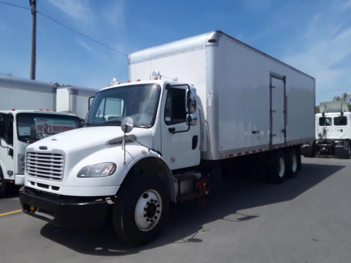 2018 Freightliner M2 106