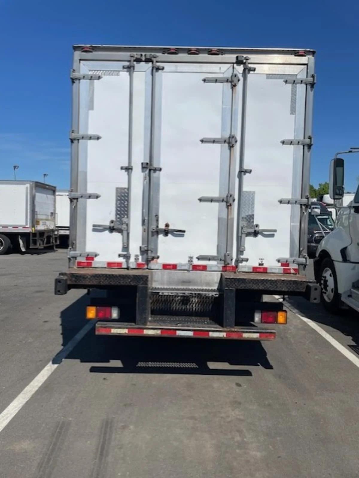 2019 Isuzu NQR in Farmingdale, NY — photo 5