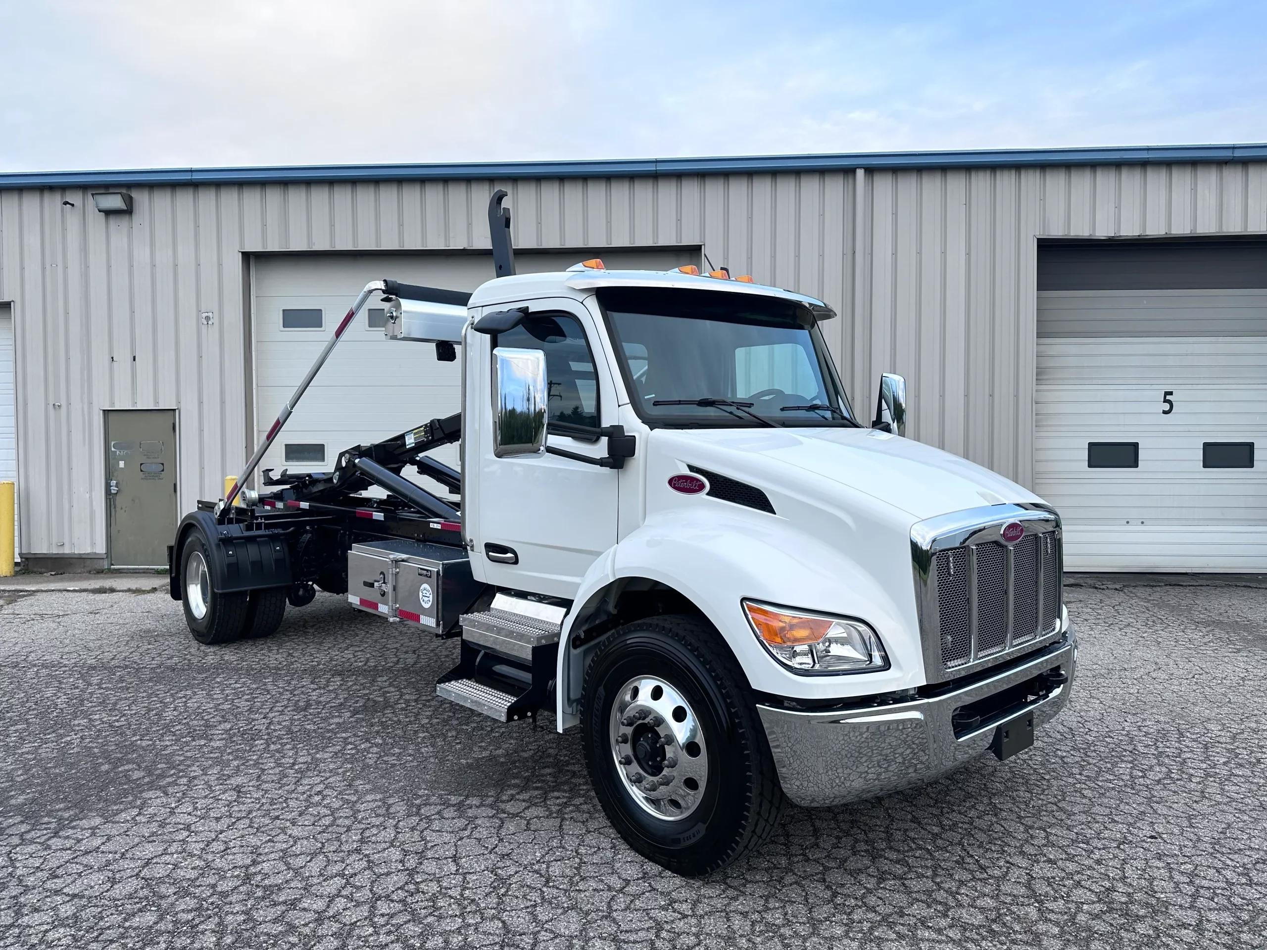 2026 Peterbilt 536