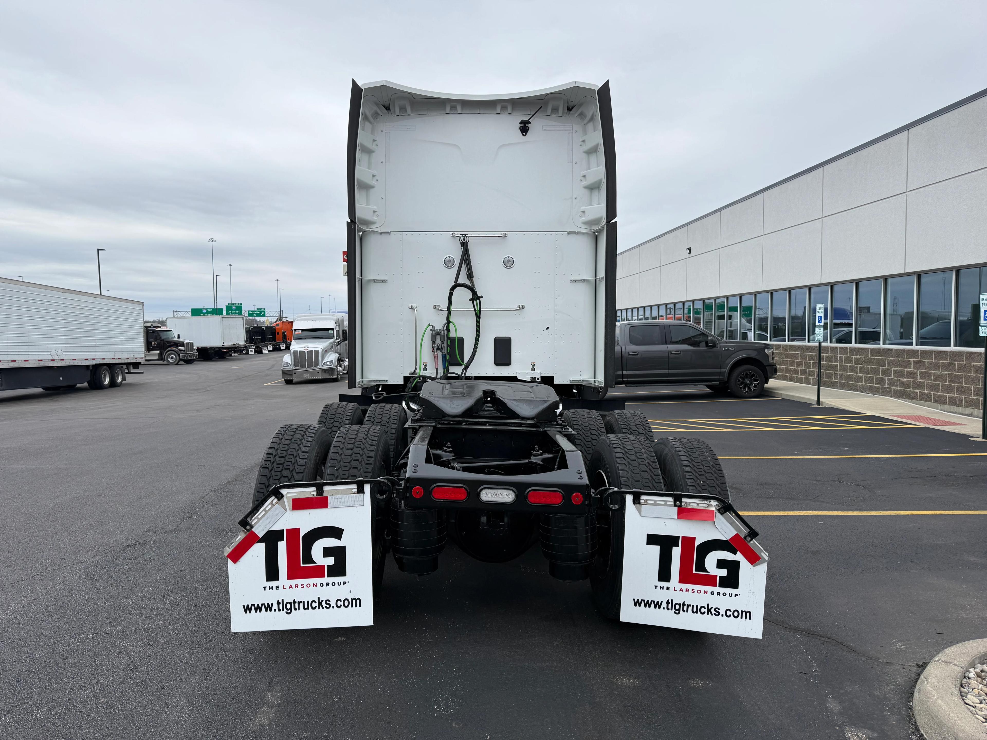 2024 Peterbilt 579 in Cincinnati, OH — photo 4