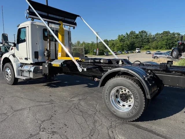 2025 Peterbilt 537 in BUTLER, PA — photo 9